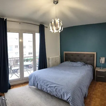 Appart A Maisons Alfort En Plein Centre Ville A 5 Min De La Gare Rer Exterior photo